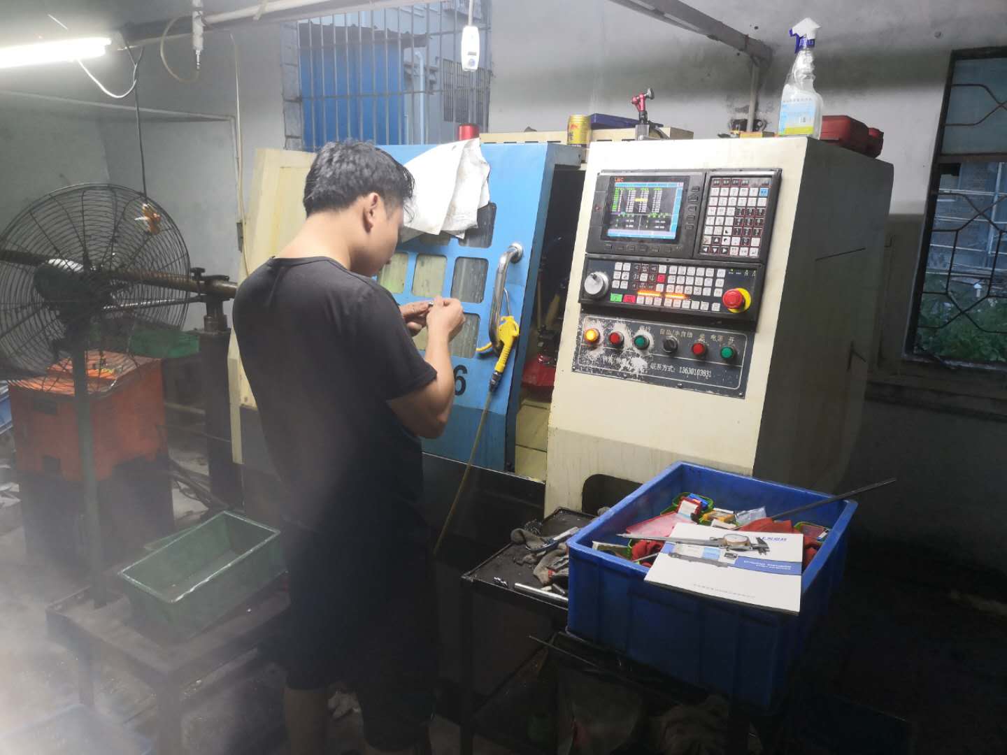 凱恩利 數控車床36機 現場使用展示